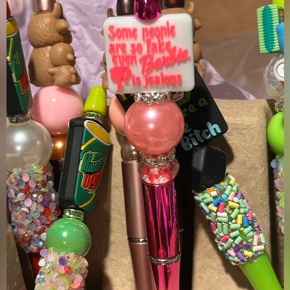 Kyleigh’s HandKrafted Korner- Art/Pens/Cards 
For Soccer ⚽️ Camps - Picture 13 of 14